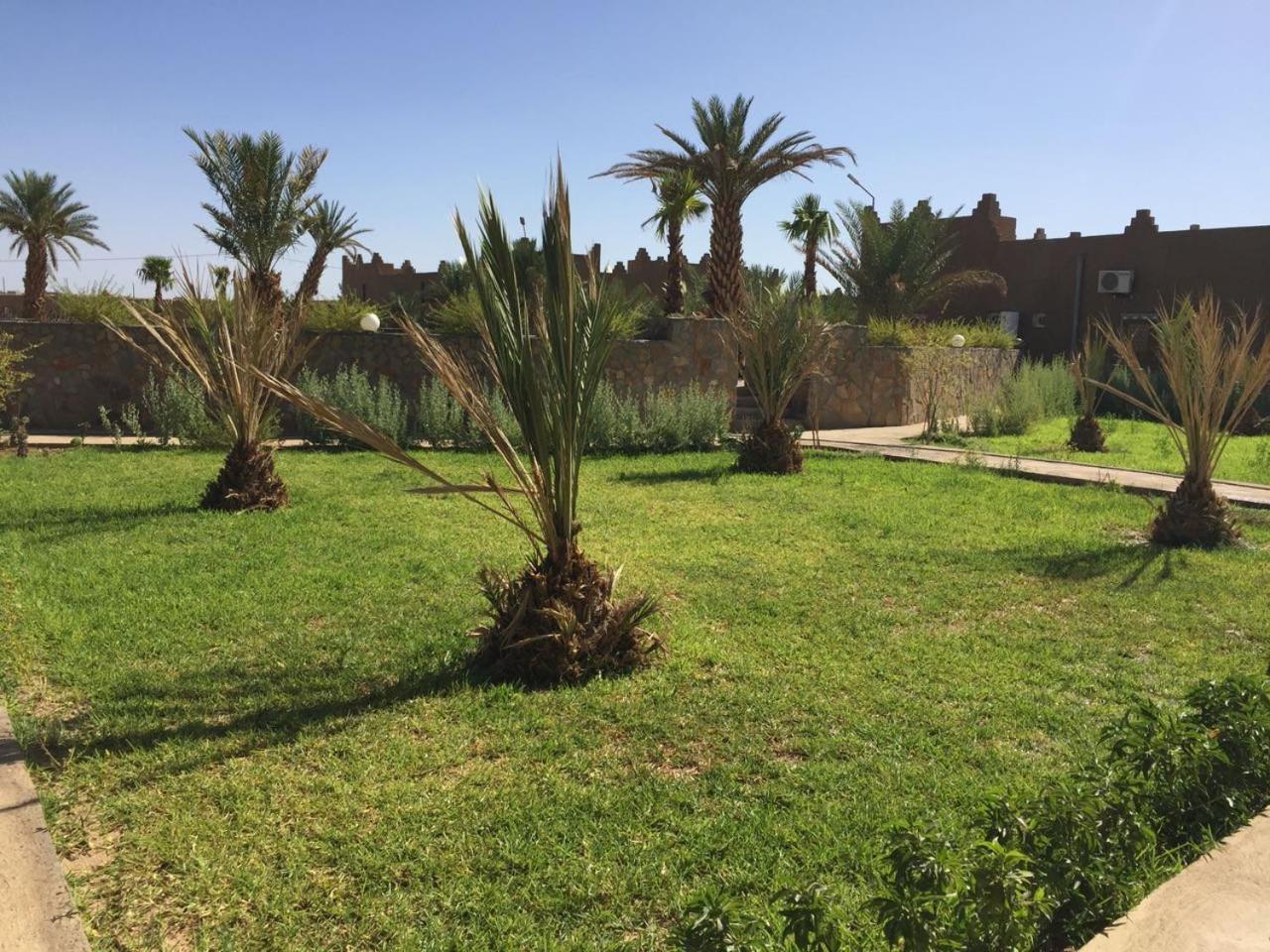 Kasbah Meteorites Hotel Imi n'Ouzrou Bagian luar foto