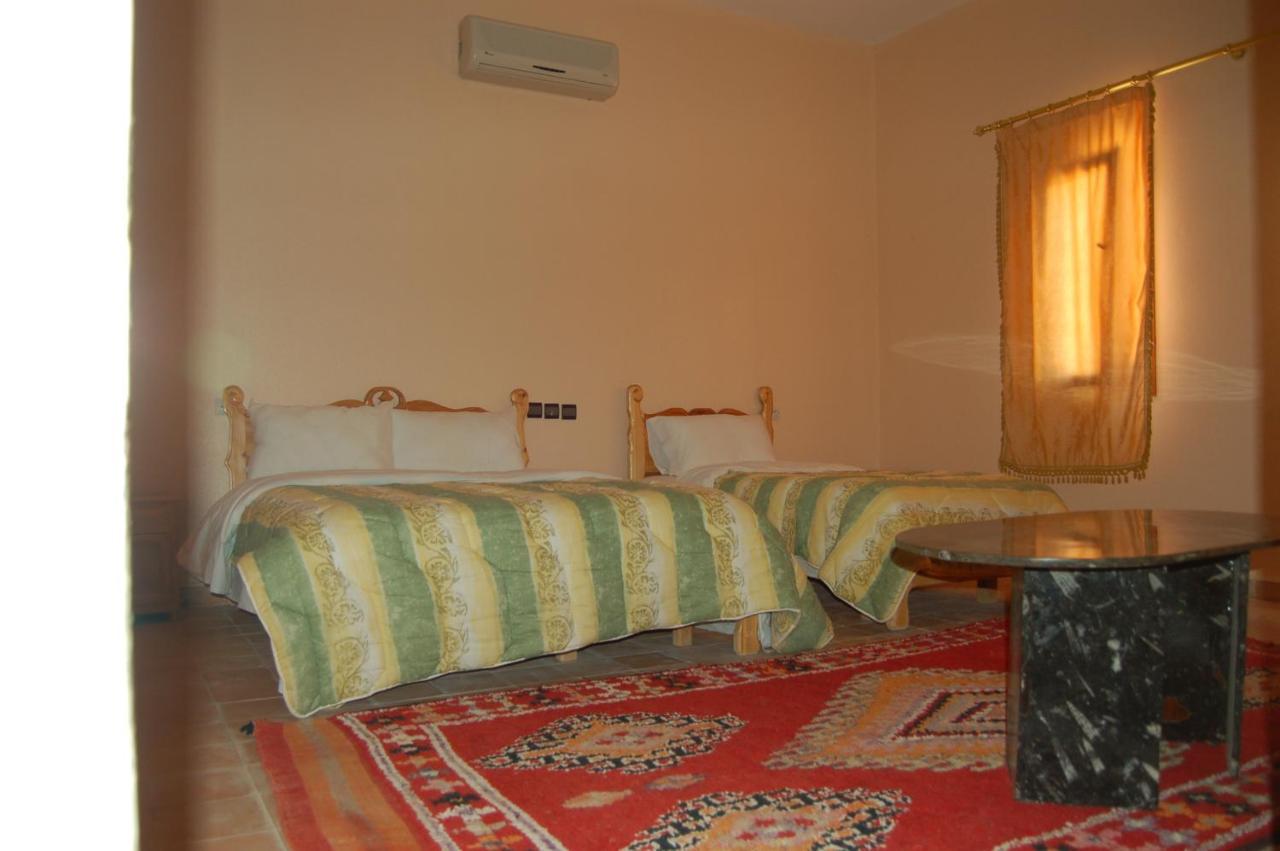 Kasbah Meteorites Hotel Imi n'Ouzrou Bagian luar foto